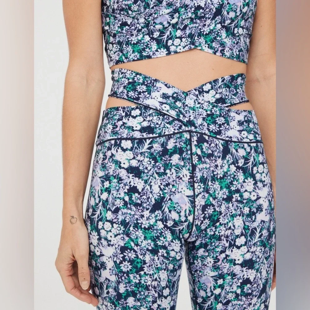 AERIE Criss Cross V Band Blue & Green Floral Stretch Spandex Leggings Pants Sz M - Picture 4 of 13